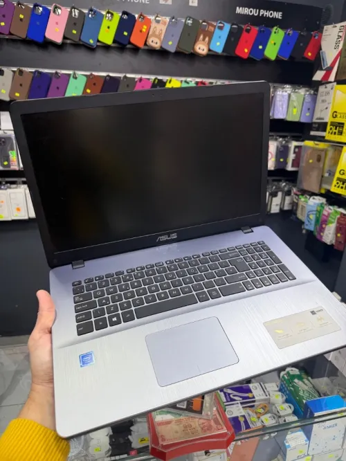 Laptop Asus vivobook 17 Intel(R) Celeron(R) N4000 CPU 8GB RAM 256GB