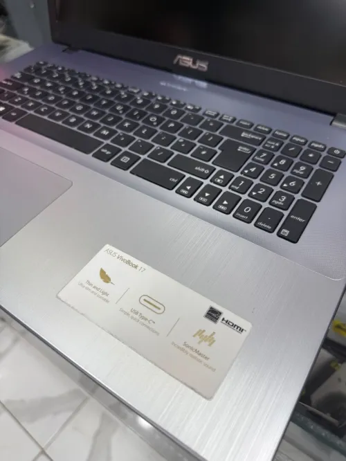 Laptop Asus vivobook 17 Intel(R) Celeron(R) N4000 CPU 8GB RAM 256GB