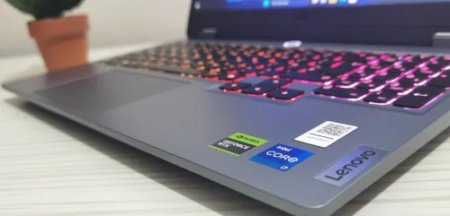 LENOVO LOQ Intel i7 13650HX - 24GB DDR5- SSD 1TB - Nvidia RTX 4060 8GB - 15.6" Full HD 144Hz