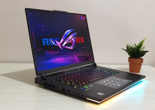 ASUS ROG STRIX G16 I9-14900HX RTX 4070 32GB 2TB SSD 16" QHD 240HZ
