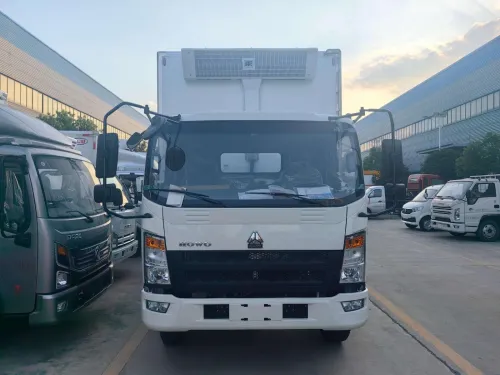 Howo Camion à frigo 8T ( PAR LC ) 2025