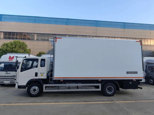 Howo Camion à frigo 8T ( PAR LC ) 2025