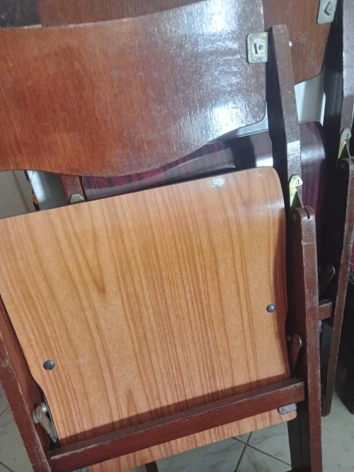 Six (6) chaises pliantes