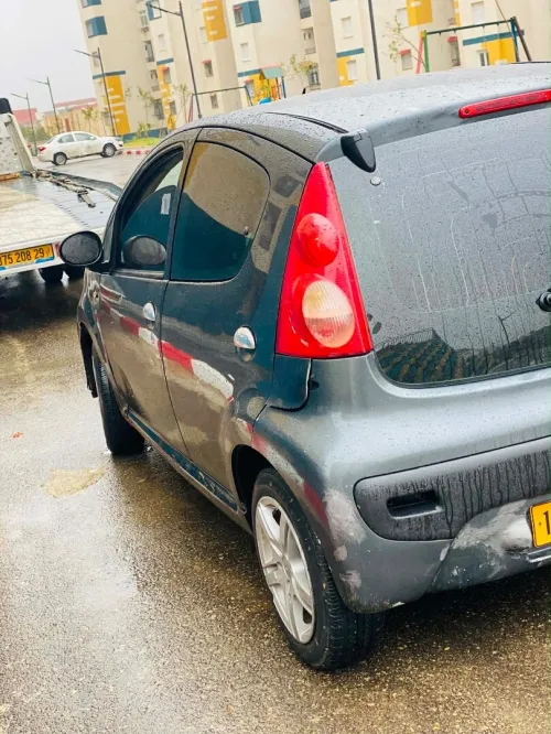 Renault 107 2008 La bas