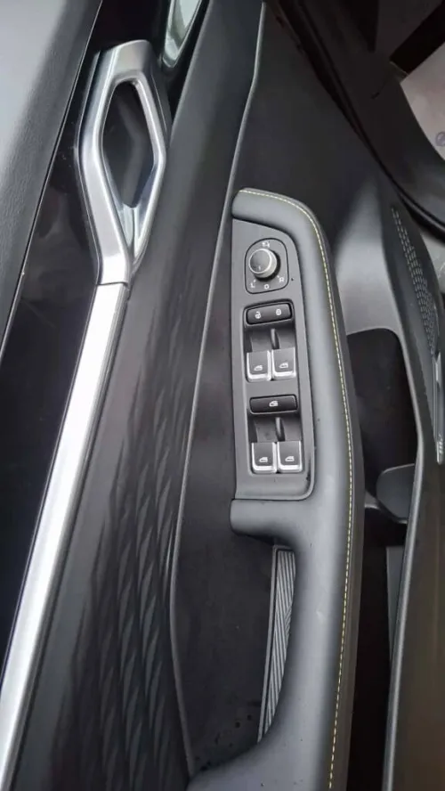 Geely Coolray 2025 Full option sabou rouge twa lkbir lmal w siege électrique