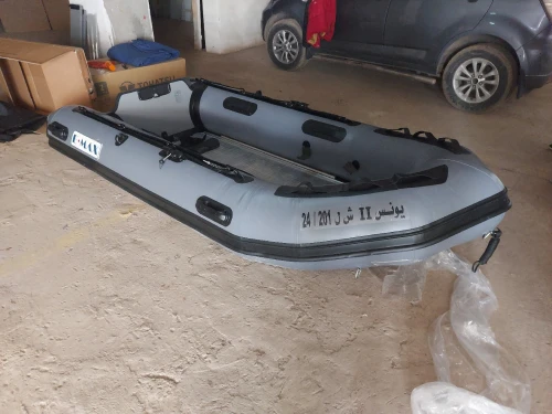 Je vends zodiac 3m20 avec moteur tohatsu 9.8