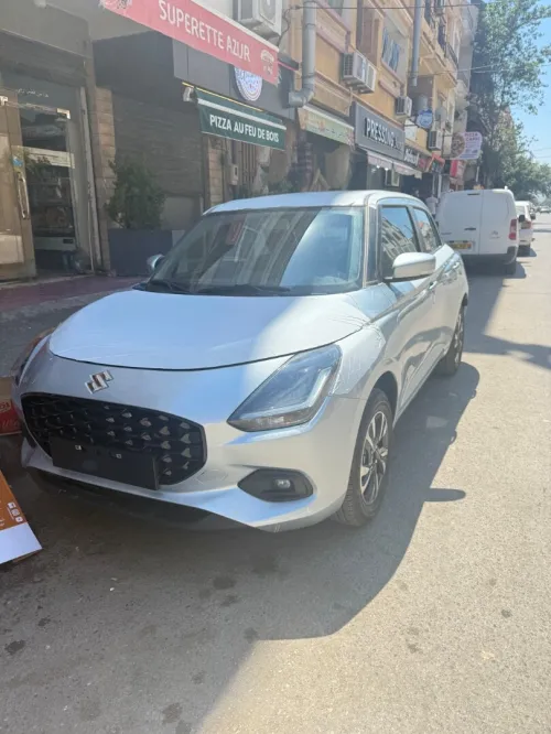 Suzuki Swift 2025 GLX