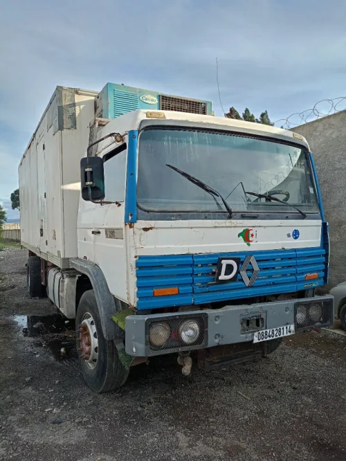 Camion Renault farigo Camion Renault farigo 1982