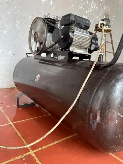 Compresseur a air 200L 
