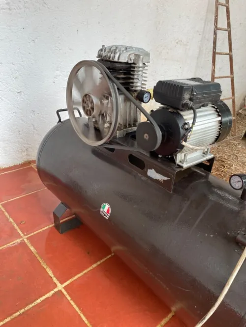 Compresseur a air 200L 