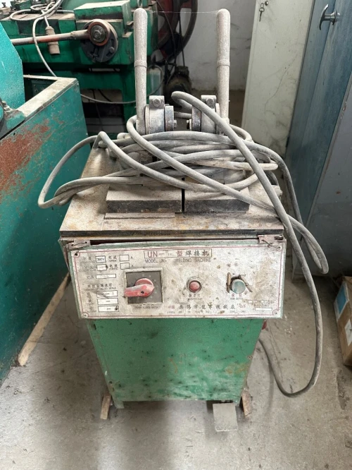 ATELIER Machine à clou 