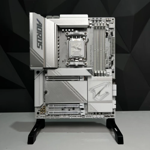 AORUS X870E AORUS PRO ICE / MOTHERBOARD / AM5 /