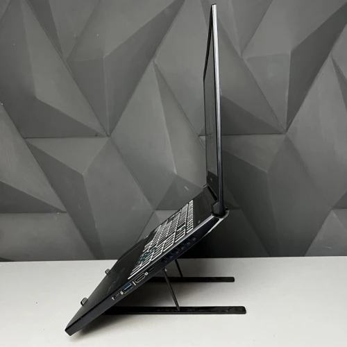 ACER PREDATOR HELIOS 300 / i7 10750H RTX 3070 + INTEL UHD GRAPHICS 16GB DDR4 512GB / FHD 240Hz 15.6"