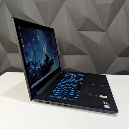 LENOVO IDEAPAD L340 / i5 9th / GTX 1650 / 8gb / 512 SSD / 17"