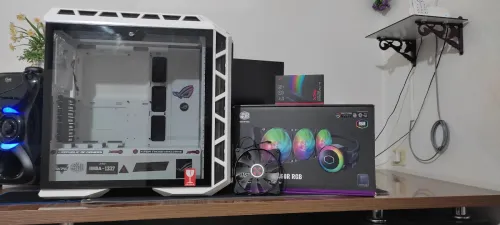 MasterLiquid ML360R RGB + cooler master h500 rgb+ xpg