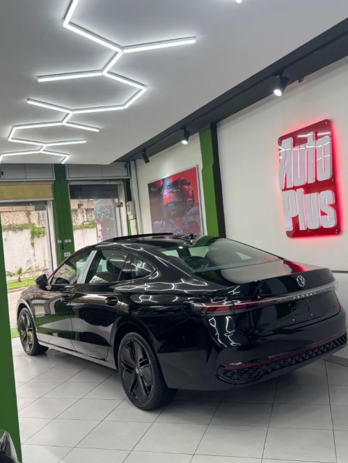 Volkswagen Passat 2025 Pro pack black