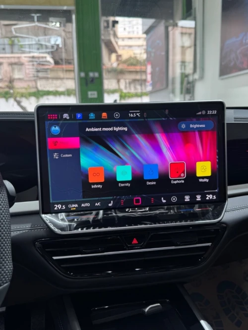 Volkswagen Passat 2025 Pro pack black