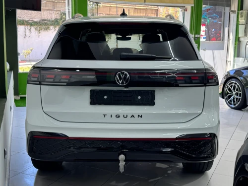 Volkswagen Tiguan 2025 R line pack black
