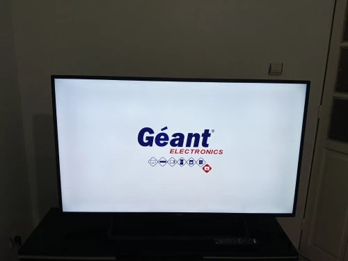 Tv Géant smart tv Android 4k 55 pouces