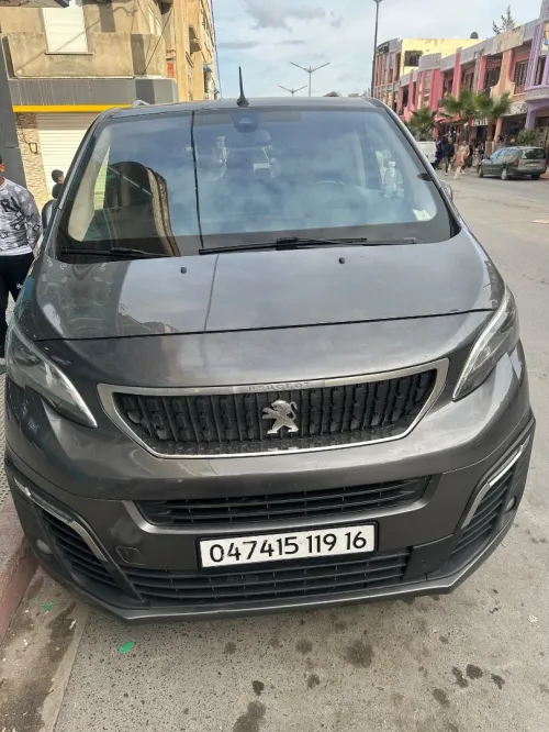 Peugeot Expert 2019 Traveler