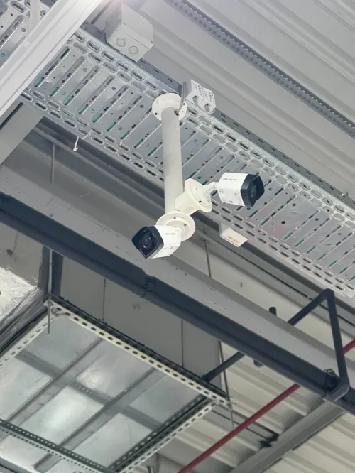 Installation camera de surveillance et systèmes d'alarme