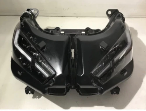 Feux avant Honda XADV 750 et feux arrière année 2023/2024