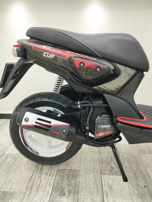 SLIDER FRANÇAIS 50CC SCOOTER YAMAHA MBK STUNT 2012