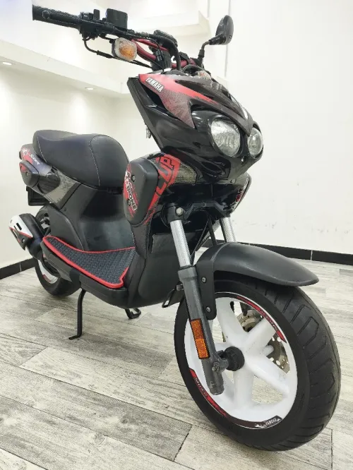 SLIDER FRANÇAIS 50CC SCOOTER YAMAHA MBK STUNT 2012