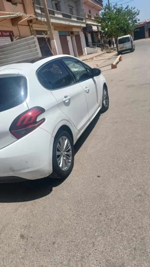 Peugeot 208 2016 Allure Facelift