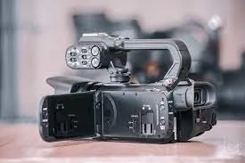 CANON XA60 B Professional UHD 4K Caméscopes + Unité de poignée Canon HDU-4 pour Canon XA60B