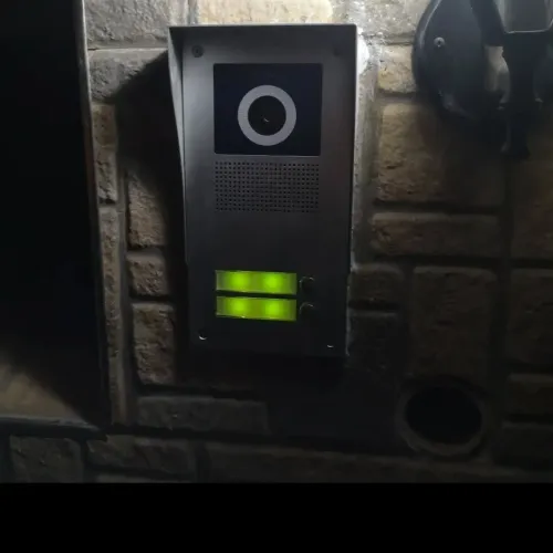Installation caméra de surveillance et vision phone interphone 