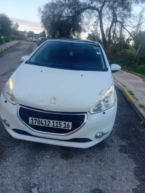 Peugeot 208 2015 Allure Facelift