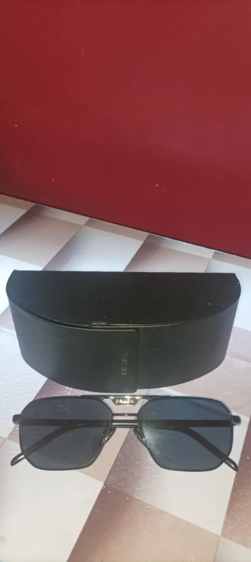 Lunettes prada