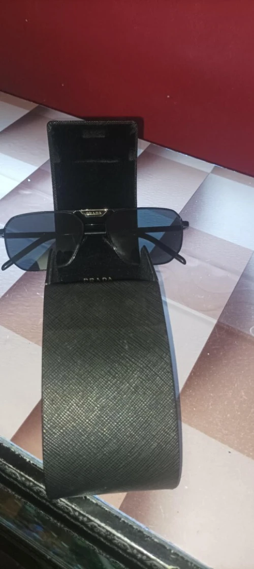 Lunettes prada