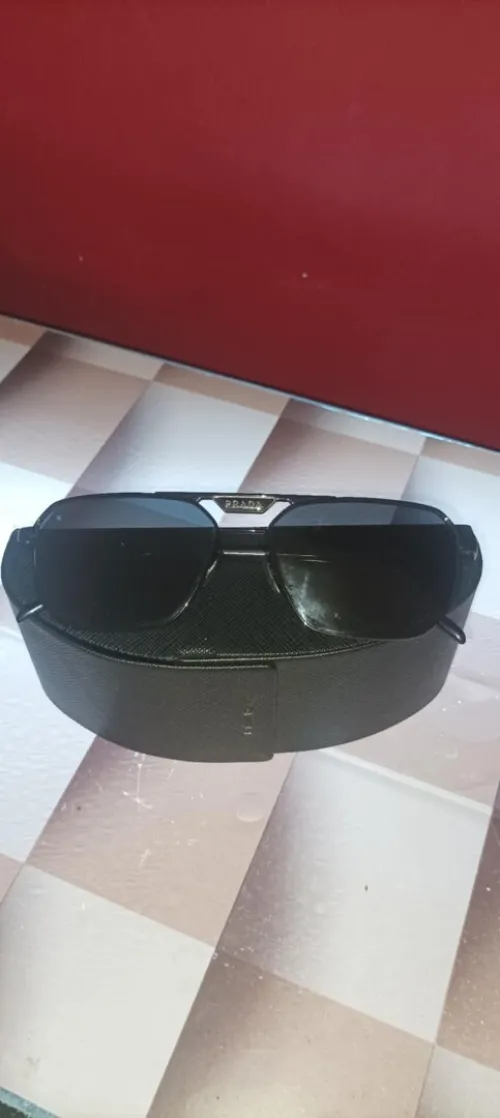 Lunettes prada