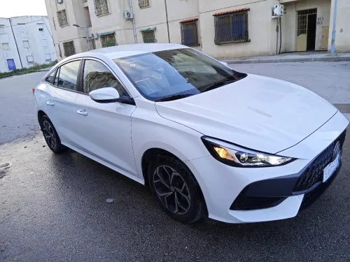 MG MG5 2025 