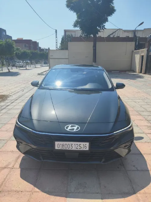 Hyundai ELANTRA 2025 