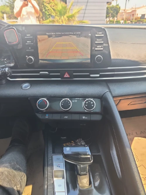 Hyundai ELANTRA 2025 