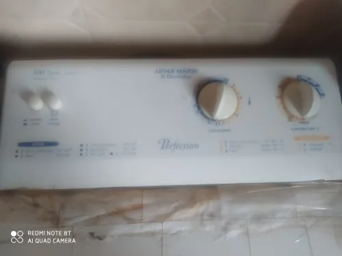 MACHINE A LAVER ARTHUR MARTIN ELECTROLUX