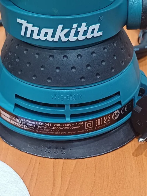 Ponceuse makita