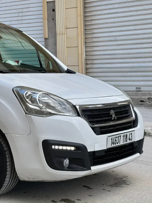 Peugeot Partner 2018 Tepee Allure 