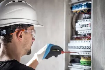  électricité industrielle,électricité générale,domotique(smart home),sécurité et armoire électrique