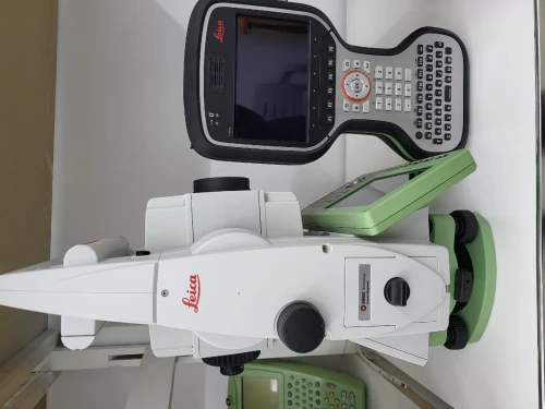 Leica appareil topographique model TS16 avec CS20 neuf et certificat