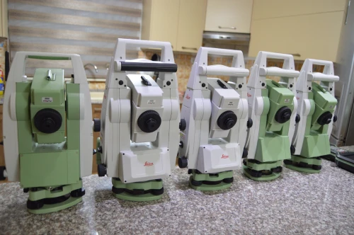 Leica appareil topographique model Ts15 R1000