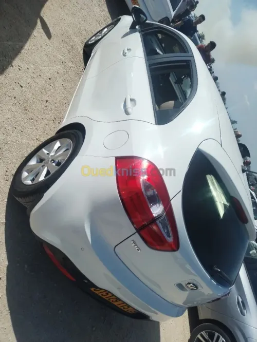 Kia Rio 5 portes 2015 