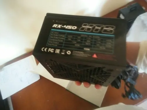 CPU amd ryzen 3 3200G (vega 8 ) heja nkiya makhdemsh biih bezzaf + power sply 450 wat raidmax