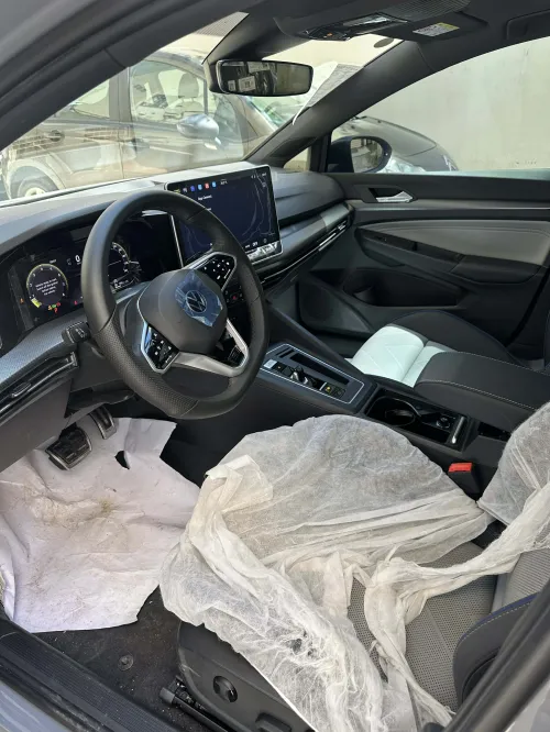 Volkswagen Golf 8 2025 R Black Edition 