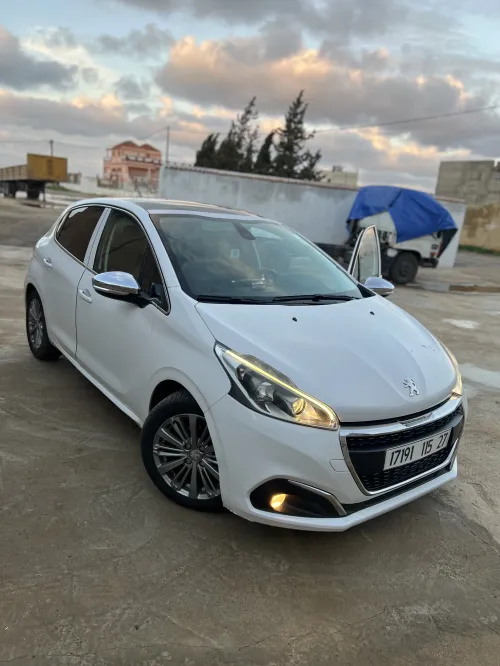 Peugeot 208 2015 Allure Facelift