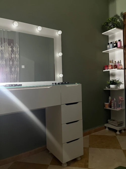 Coiffeuse et etager