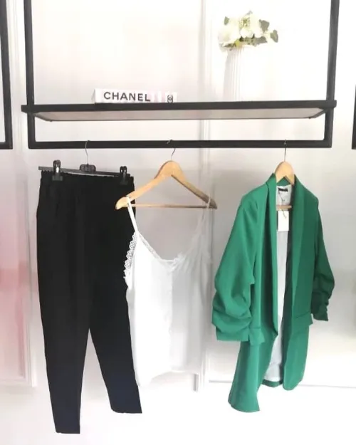 Lot de vêtements pour femme 